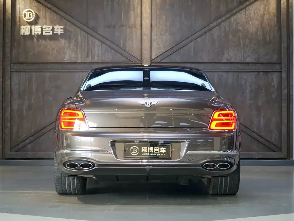 Bentley Flying Spur — фото 10