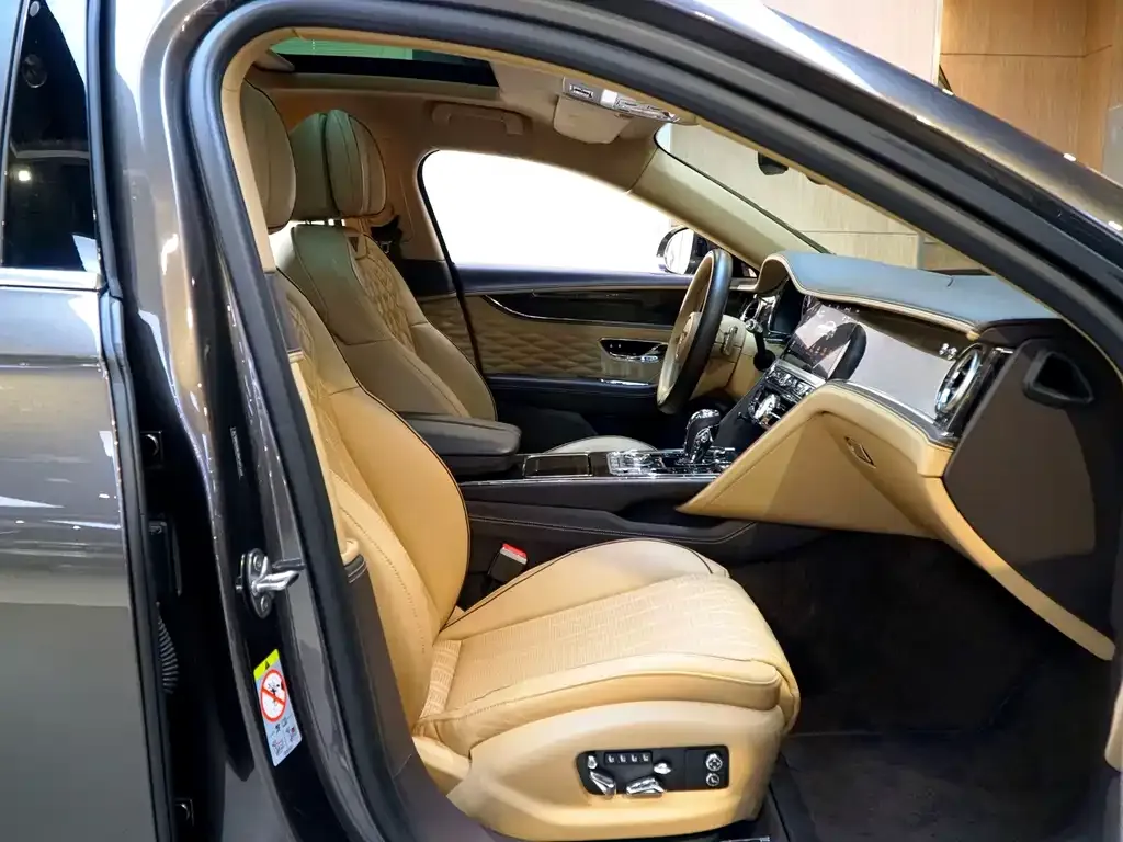 Bentley Flying Spur — фото 5