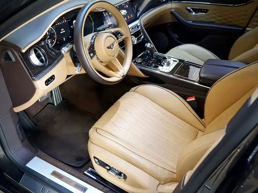 Bentley Flying Spur — фото 9