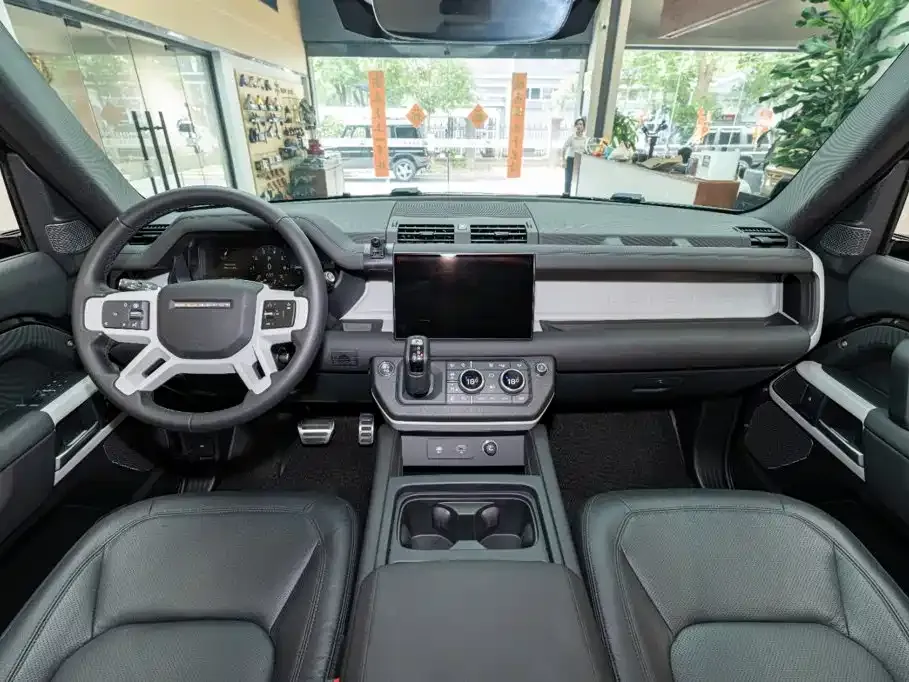 Land Rover Defender — фото 7