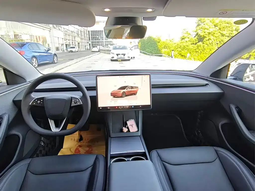 Tesla Model 3 — фото 6