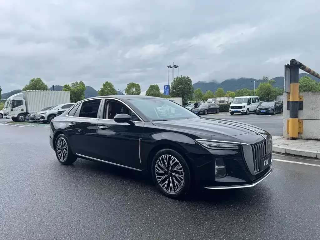 Hongqi H5 — фото 10