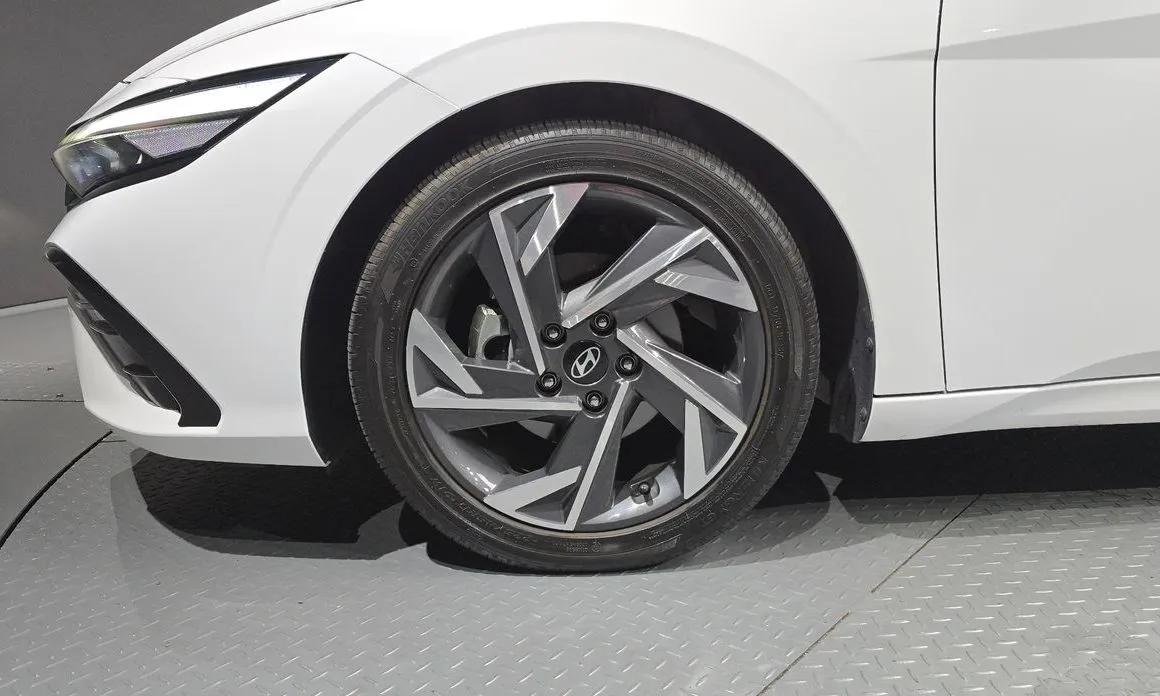Hyundai AVANTE — фото 2