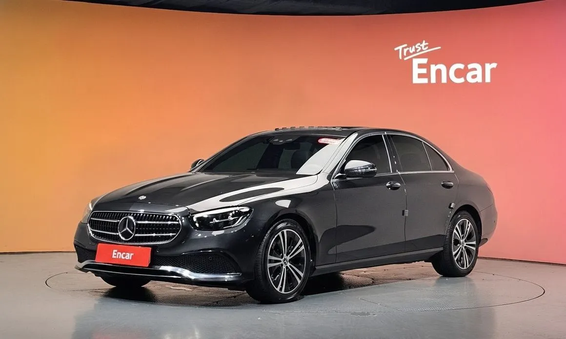 Mercedes-Benz E-Class — фото 1