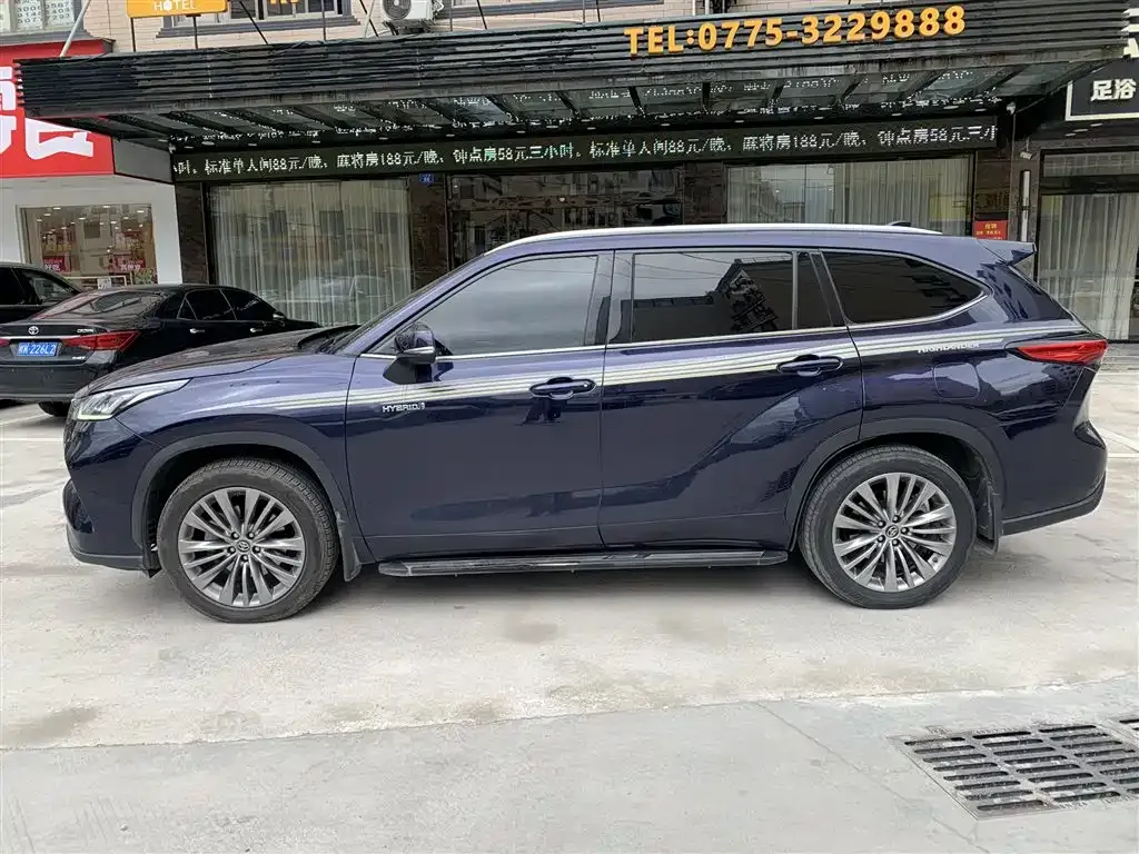 Toyota Highlander — фото 3