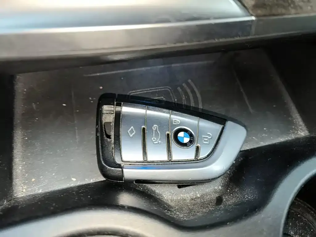 BMW 5 Series New Energy — фото 2