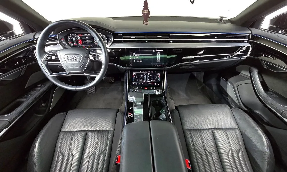 Audi A8 — фото 8
