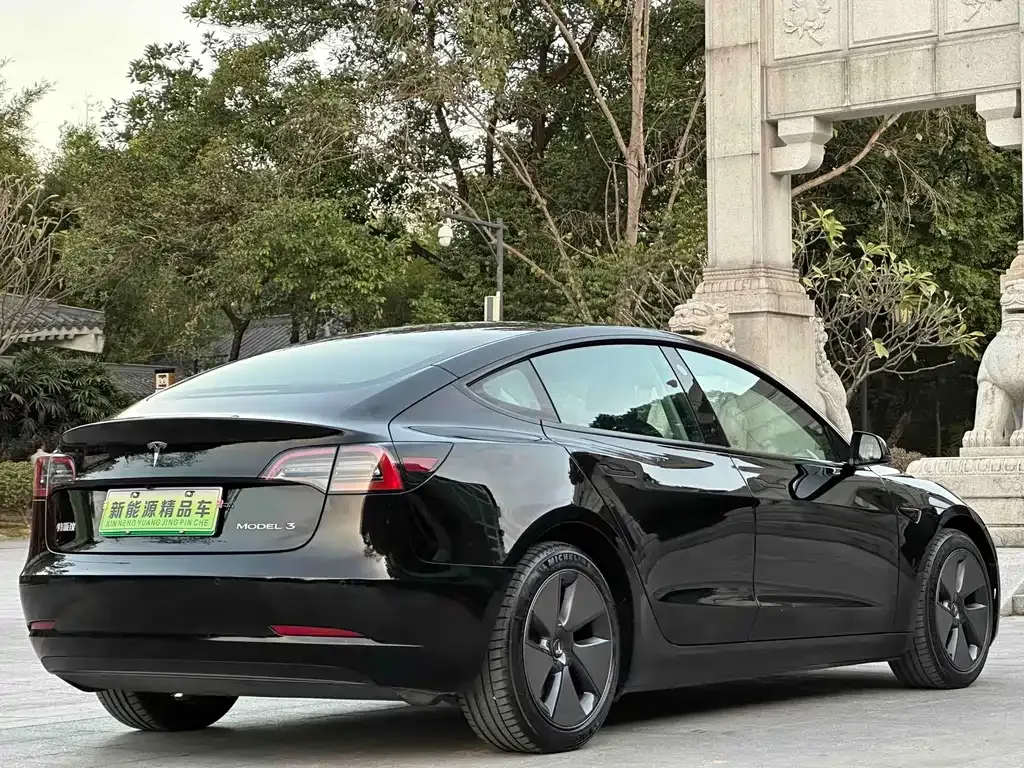 Tesla Model 3 — фото 4