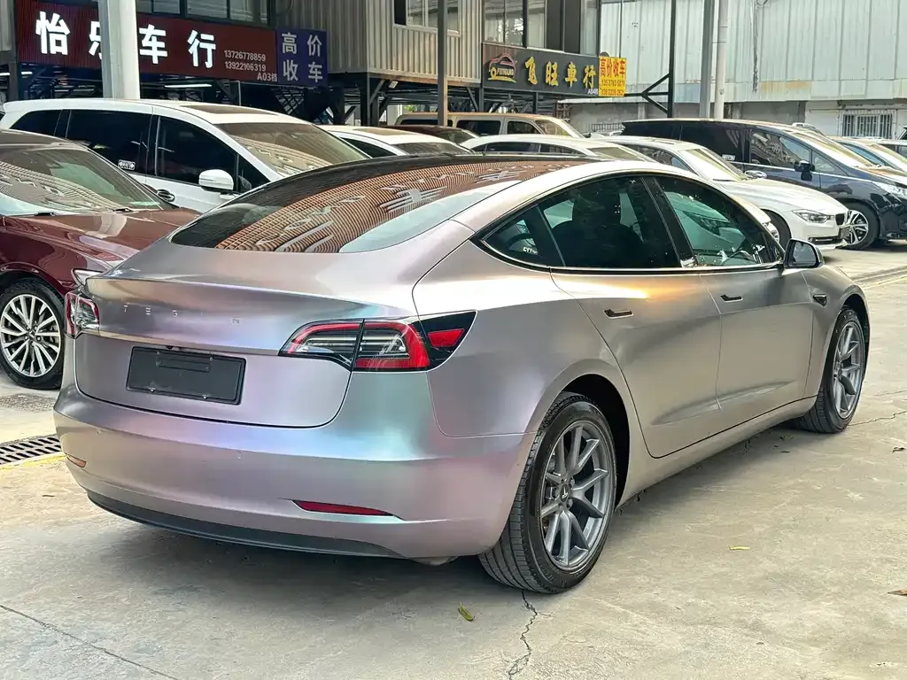 Tesla Model 3 — фото 3