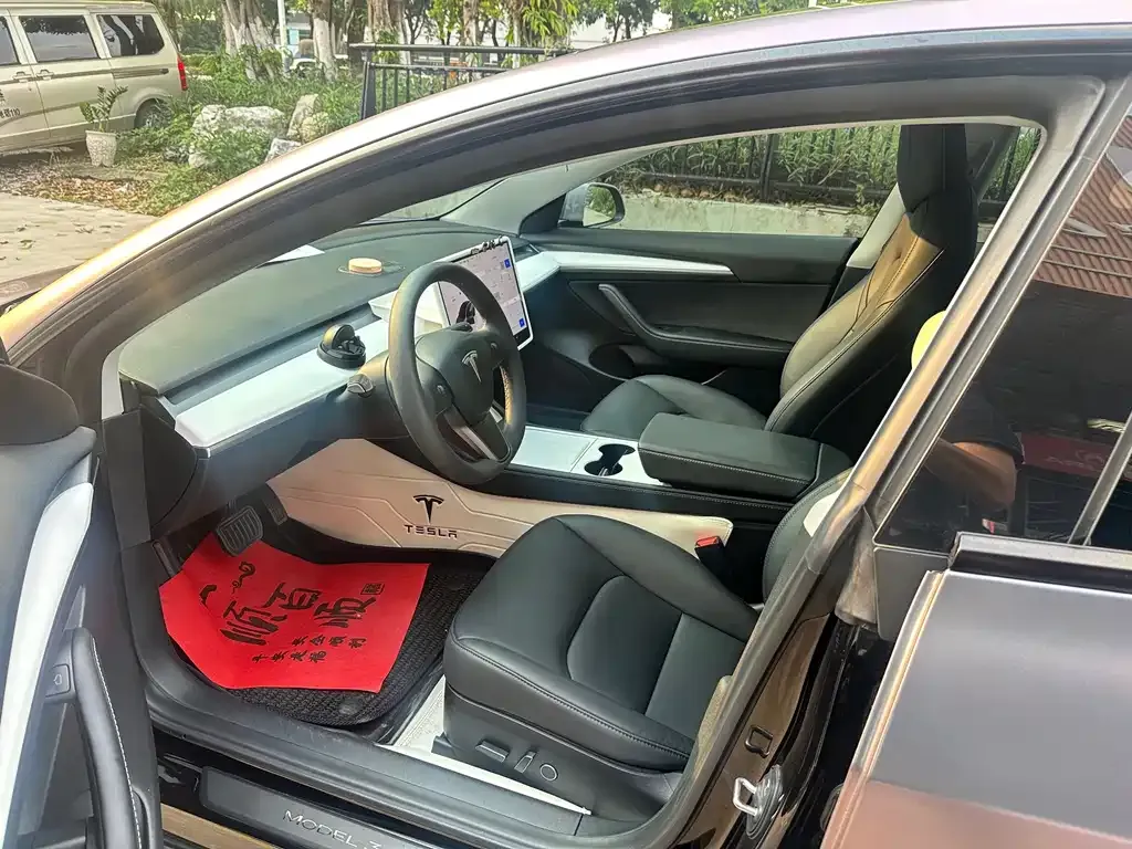 Tesla Model 3 — фото 2