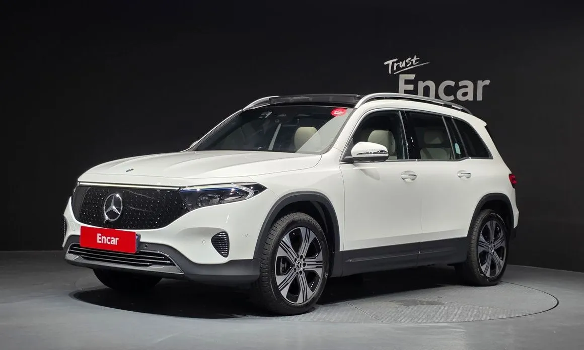 Mercedes-Benz EQB — фото 1