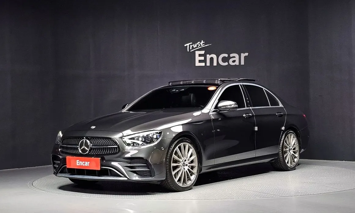 Mercedes-Benz E-Class — фото 1