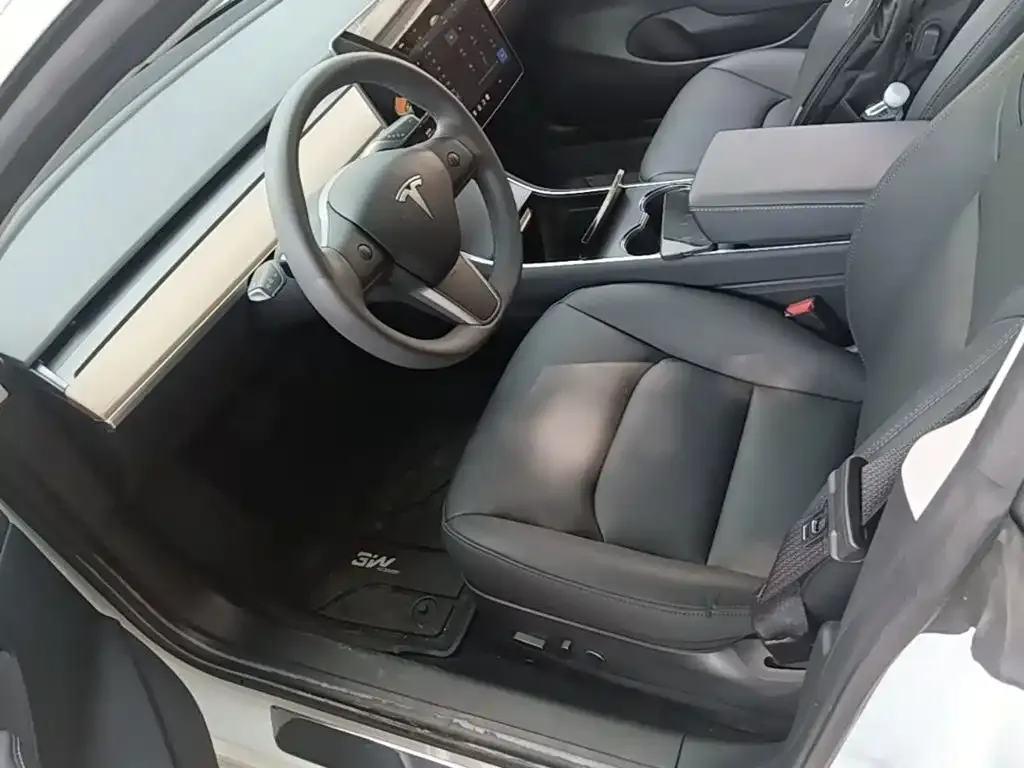 Tesla Model 3 — фото 10