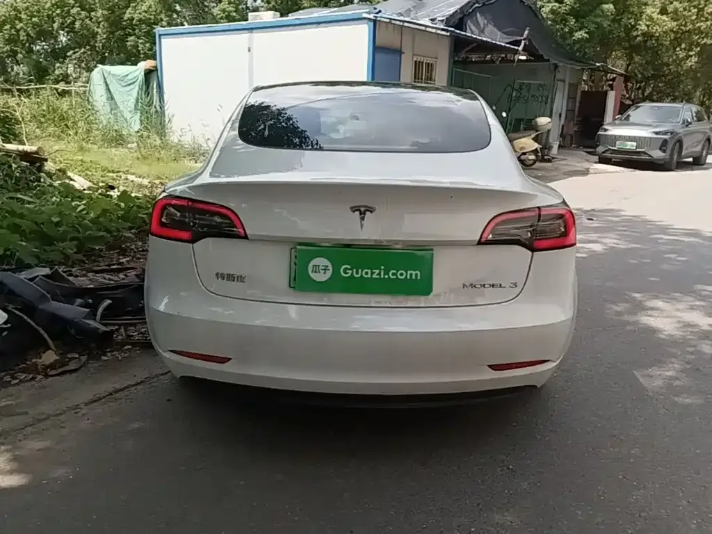 Tesla Model 3 — фото 6