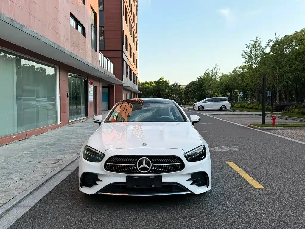 Mercedes-Benz E-Class (Import) — фото 3