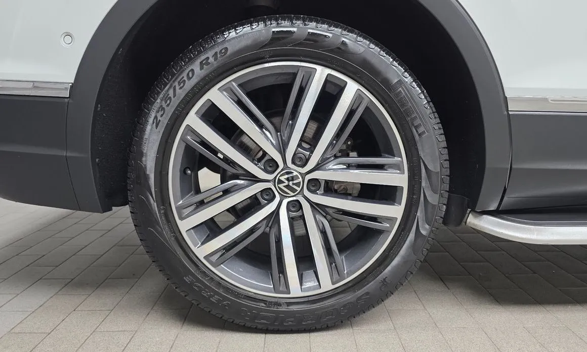 Volkswagen Tiguan — фото 7