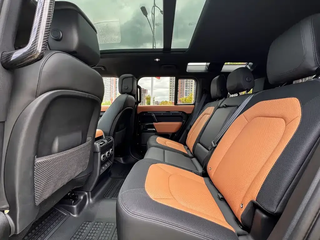 Land Rover Defender — фото 6