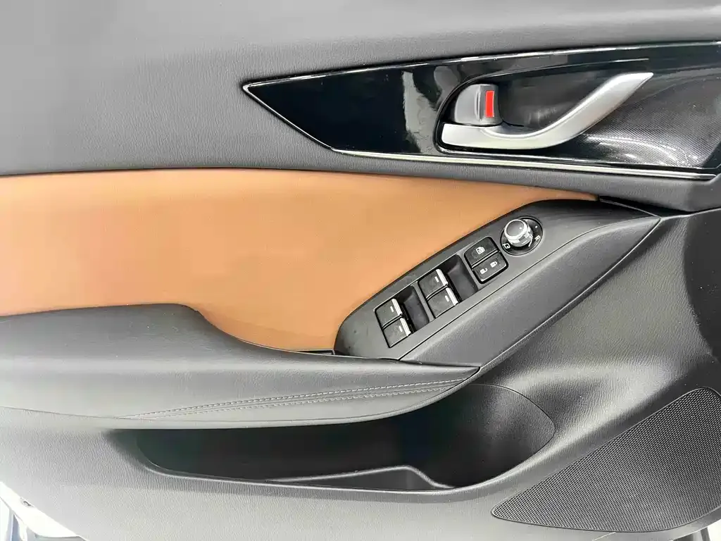 Mazda CX-4 — фото 4
