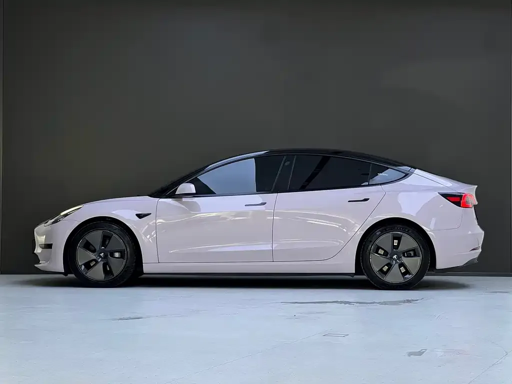 Tesla Model 3 — фото 3