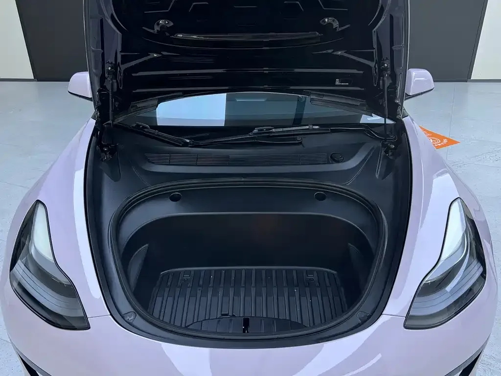 Tesla Model 3 — фото 8