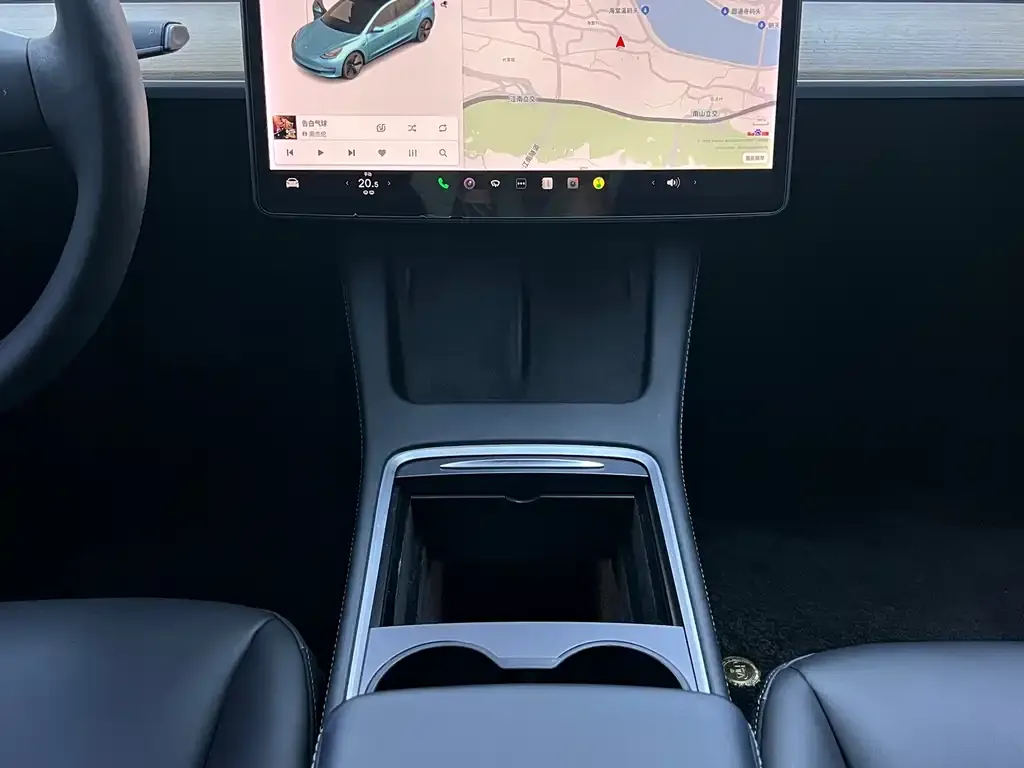 Tesla Model 3 — фото 5