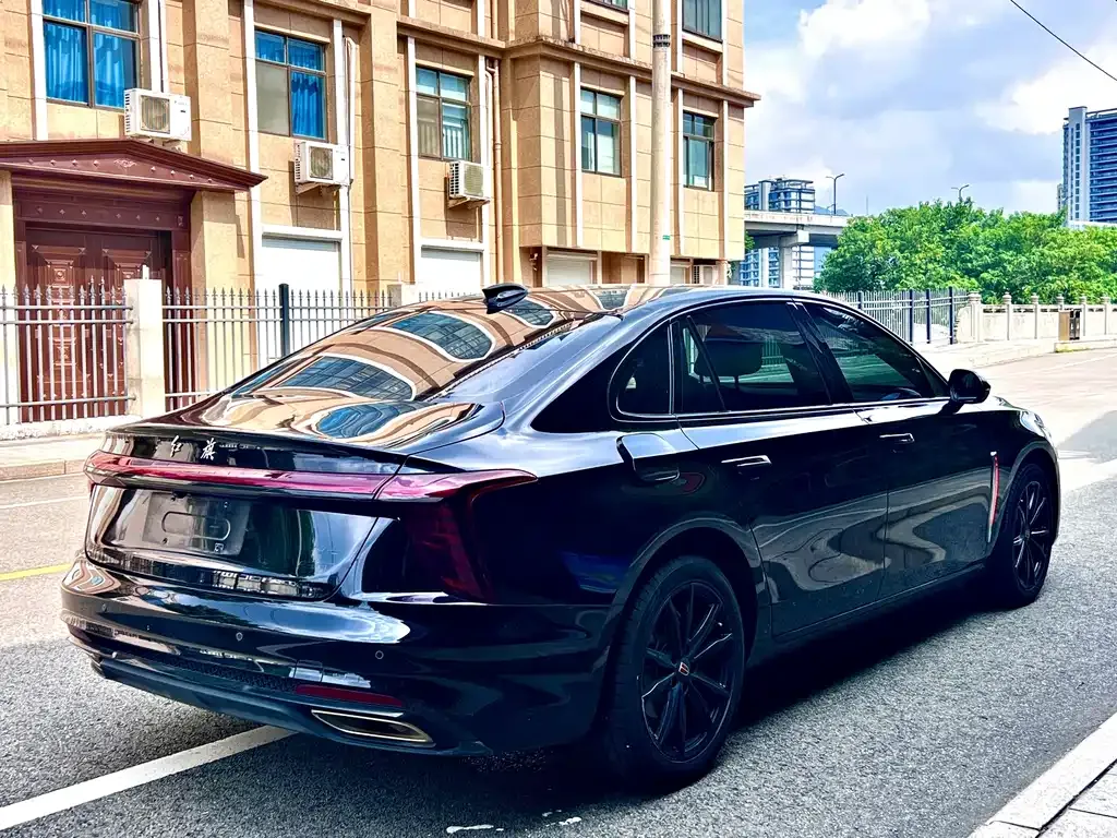 Hongqi H5 — фото 2