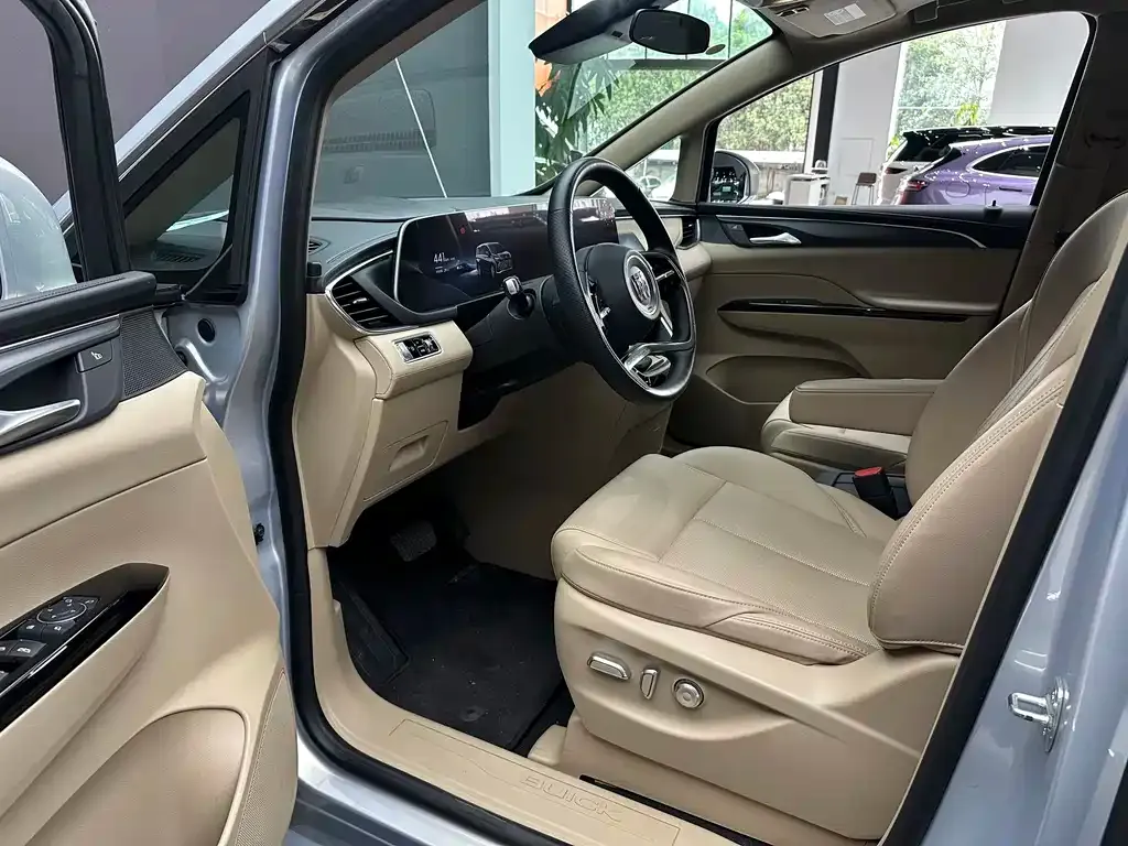 Buick GL8 Hybrid — фото 8