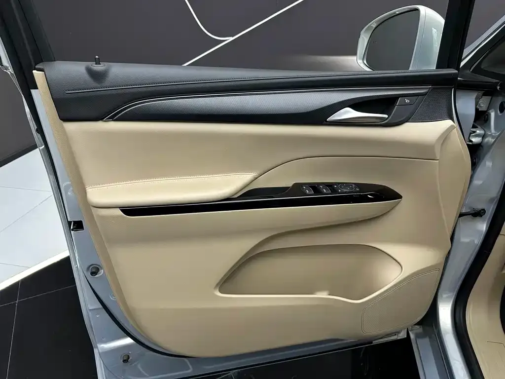 Buick GL8 Hybrid — фото 5