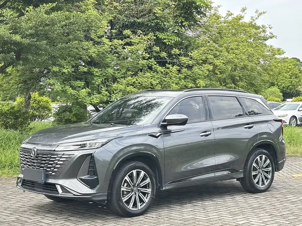 Changan CS75 PLUS — фото 1