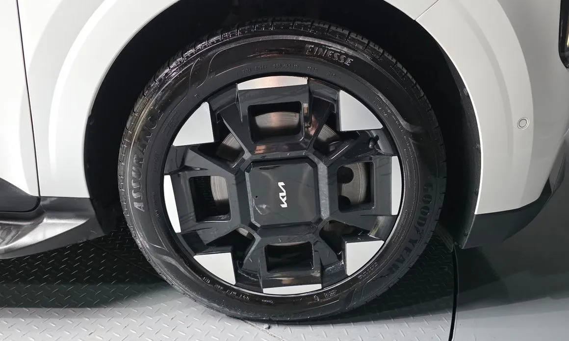 Kia Carnival — фото 10