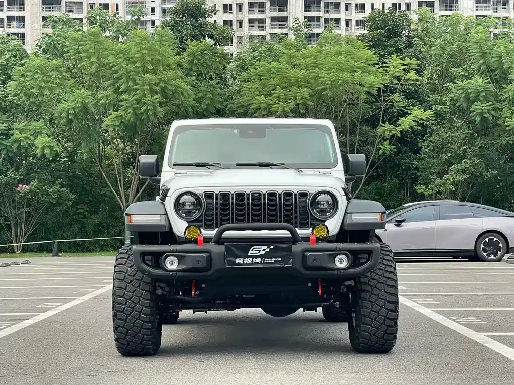 Jeep Wrangler — фото 10