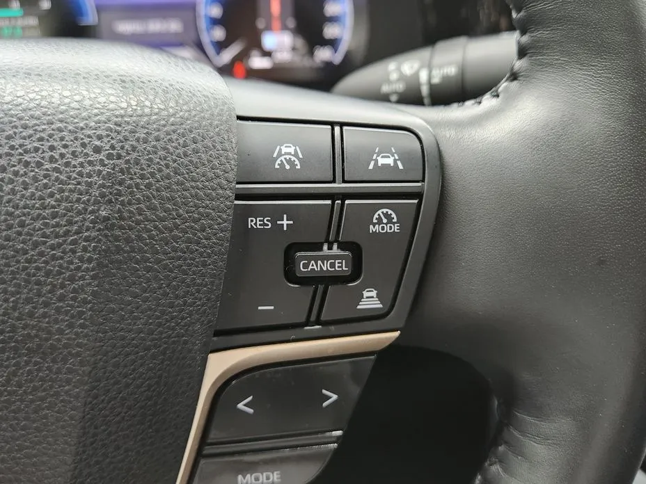 Toyota Crown — фото 10