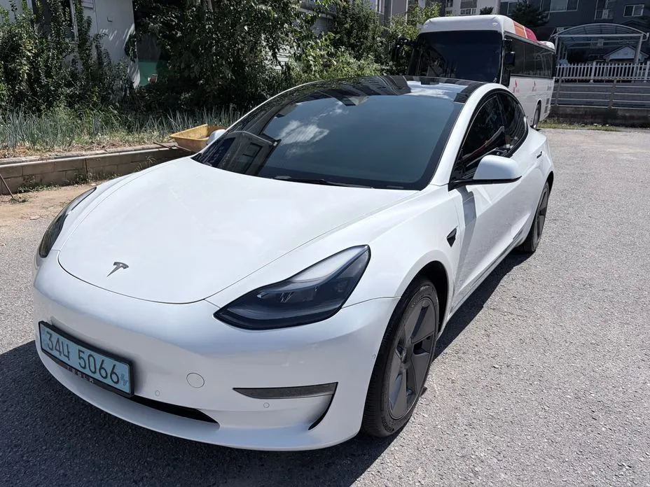 Tesla Model 3 — фото 1