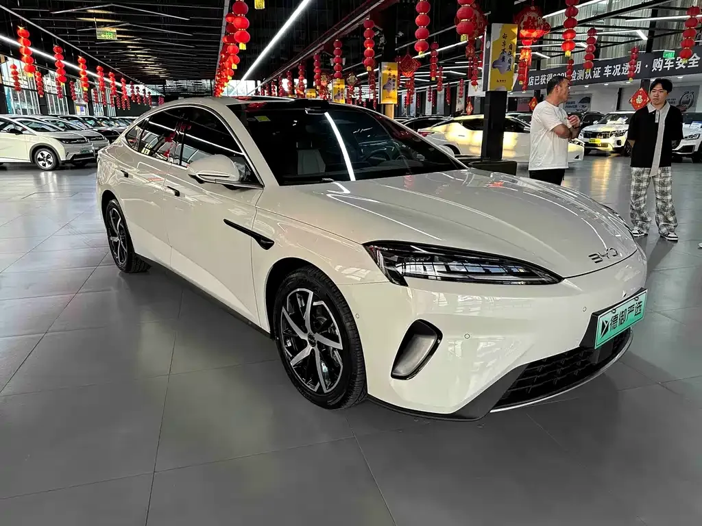 BYD Seal 07 DM-i — фото 10