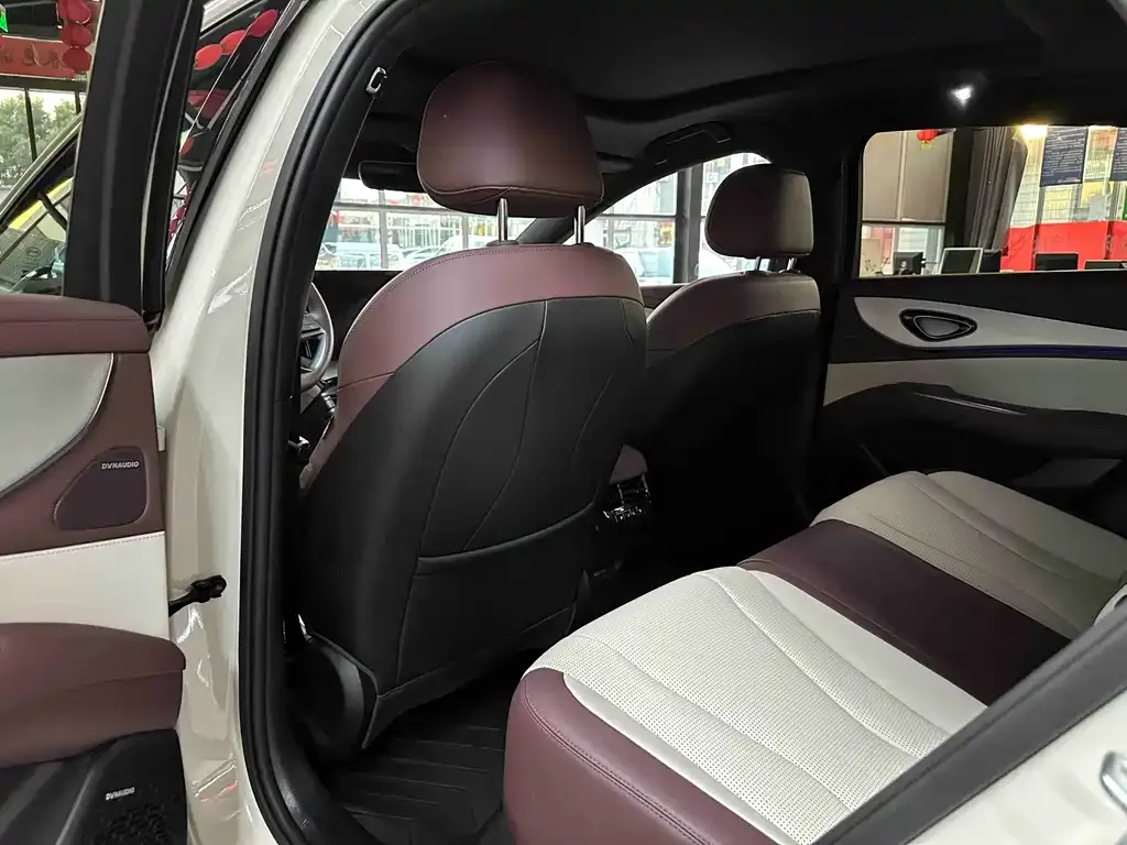 BYD Seal 07 DM-i — фото 7
