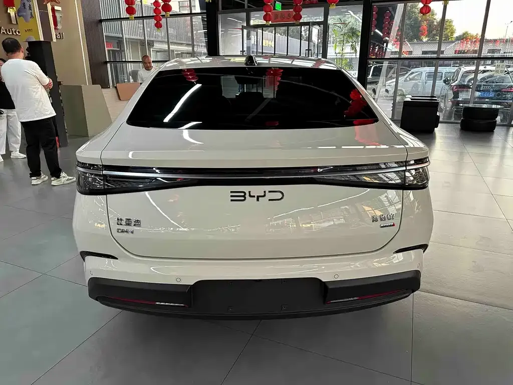 BYD Seal 07 DM-i — фото 4