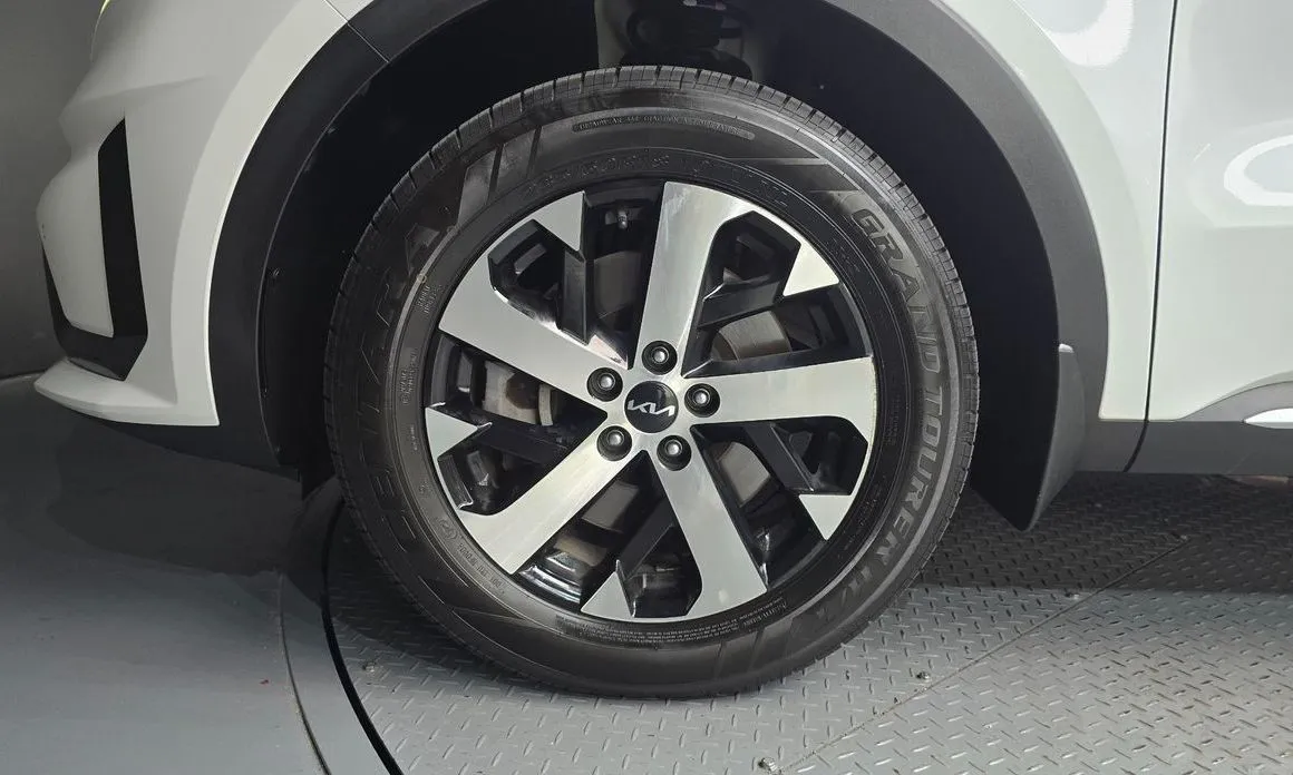 Kia Sorento — фото 5