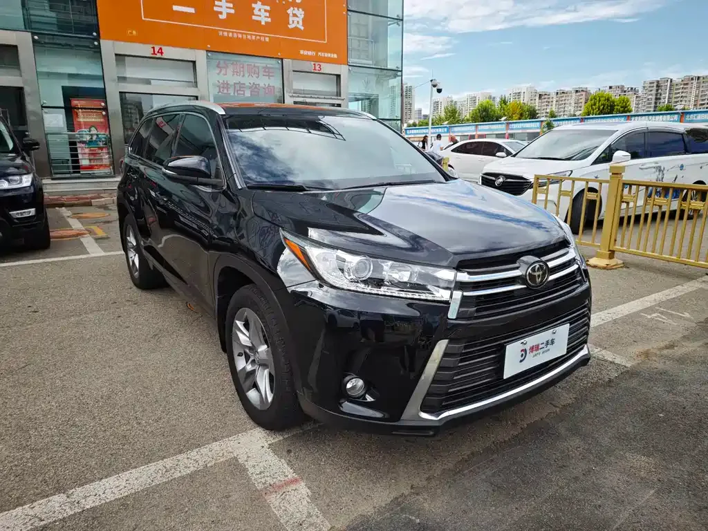 Toyota Highlander — фото 6