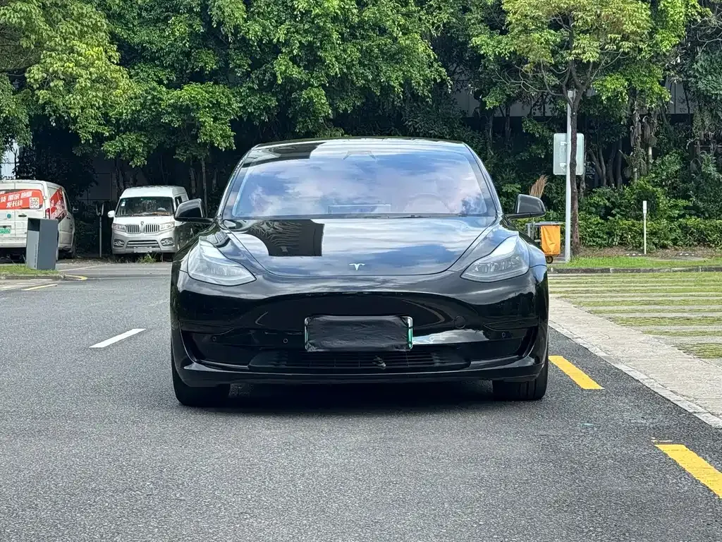 Tesla Model 3 — фото 7