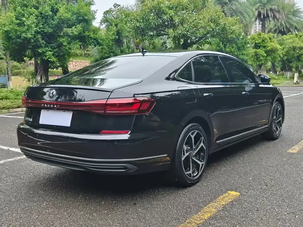 Volkswagen Passat — фото 5