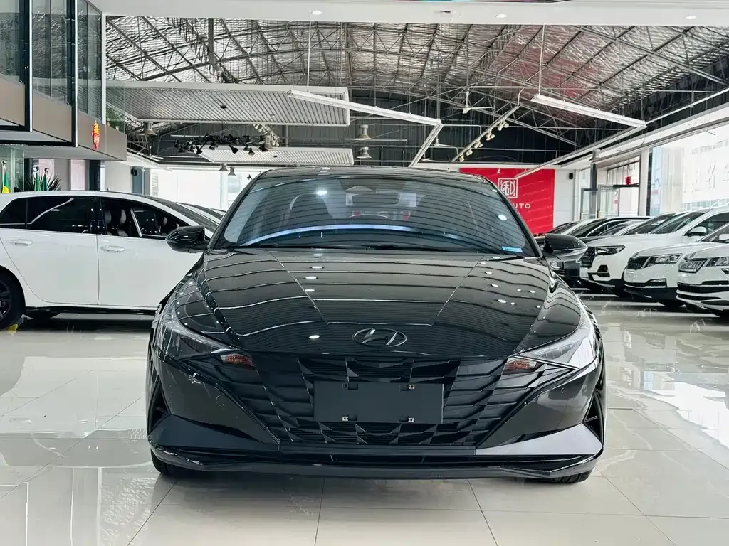 Hyundai Elantra — фото 10