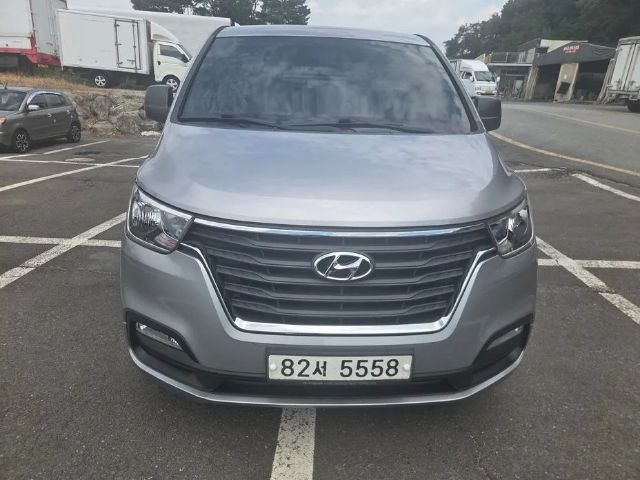 Hyundai Starex — фото 1