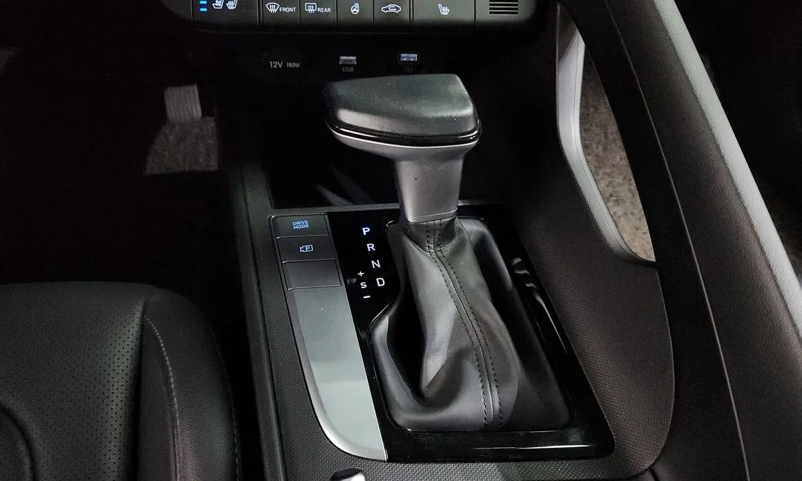 Hyundai AVANTE — фото 3