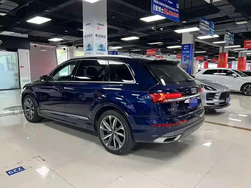 Audi Q7 — фото 3