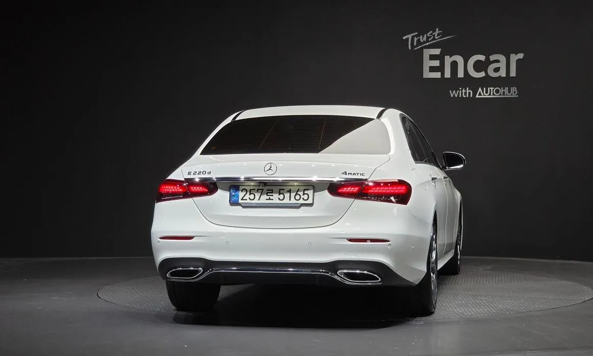 Mercedes-Benz E-Class — фото 3