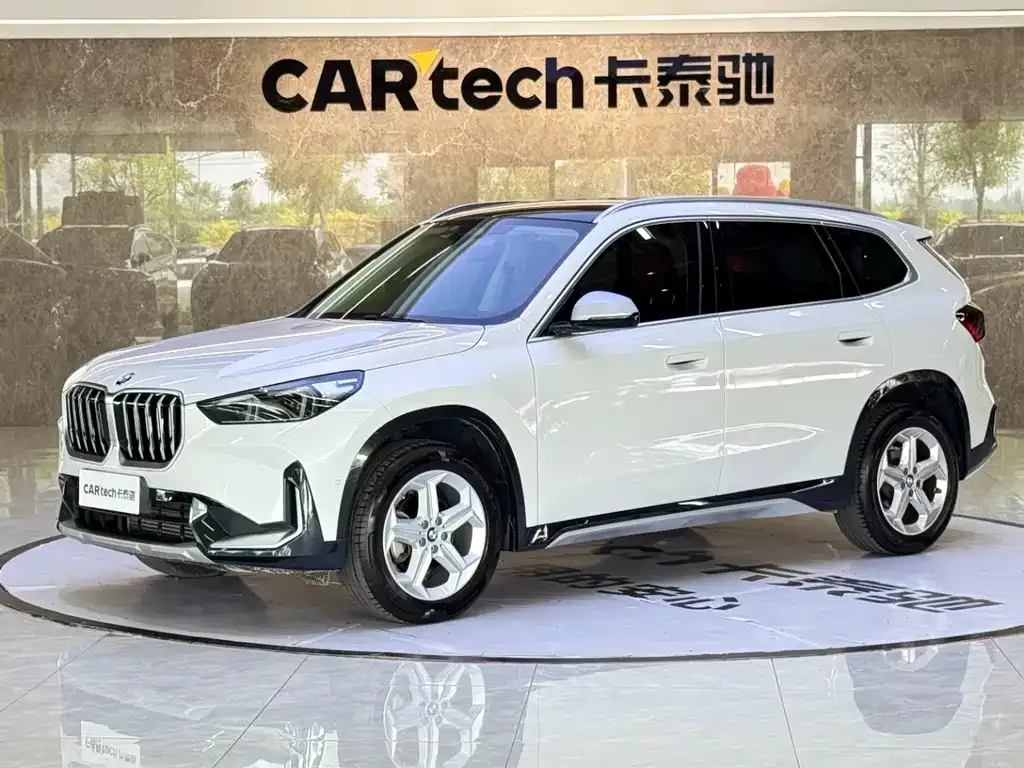 BMW X1 — фото 1