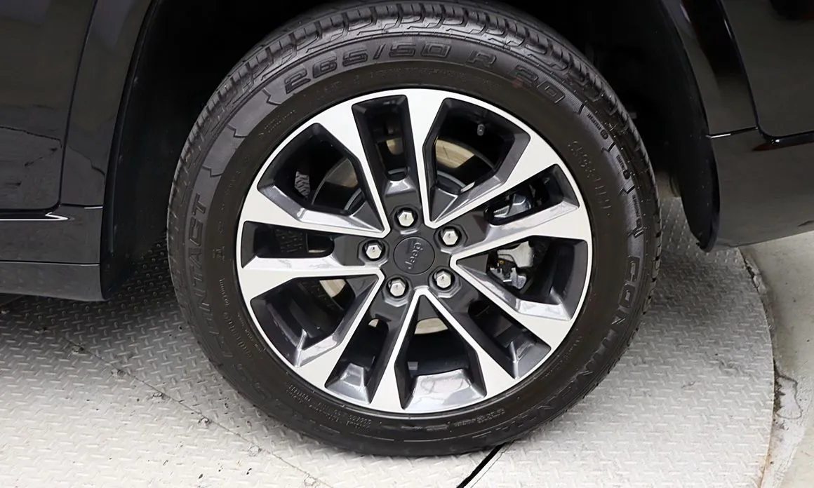Jeep Cherokee — фото 6