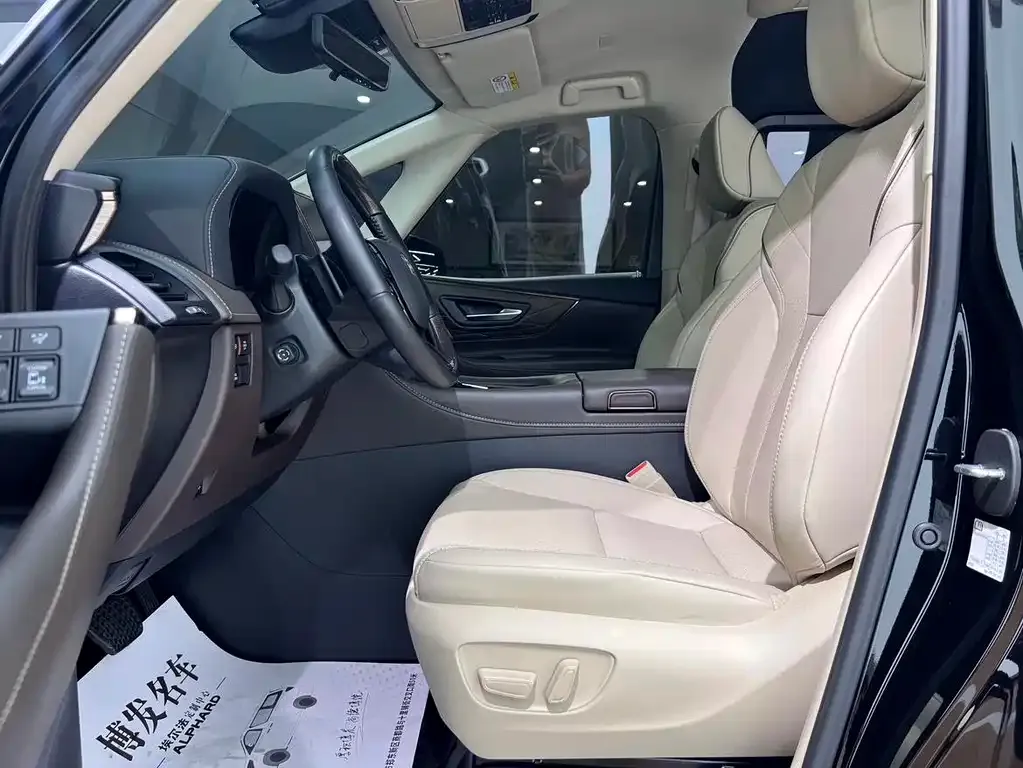 Toyota Alphard — фото 7