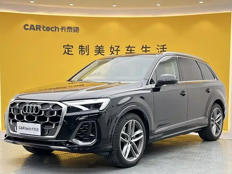 Audi Q7 — фото 1