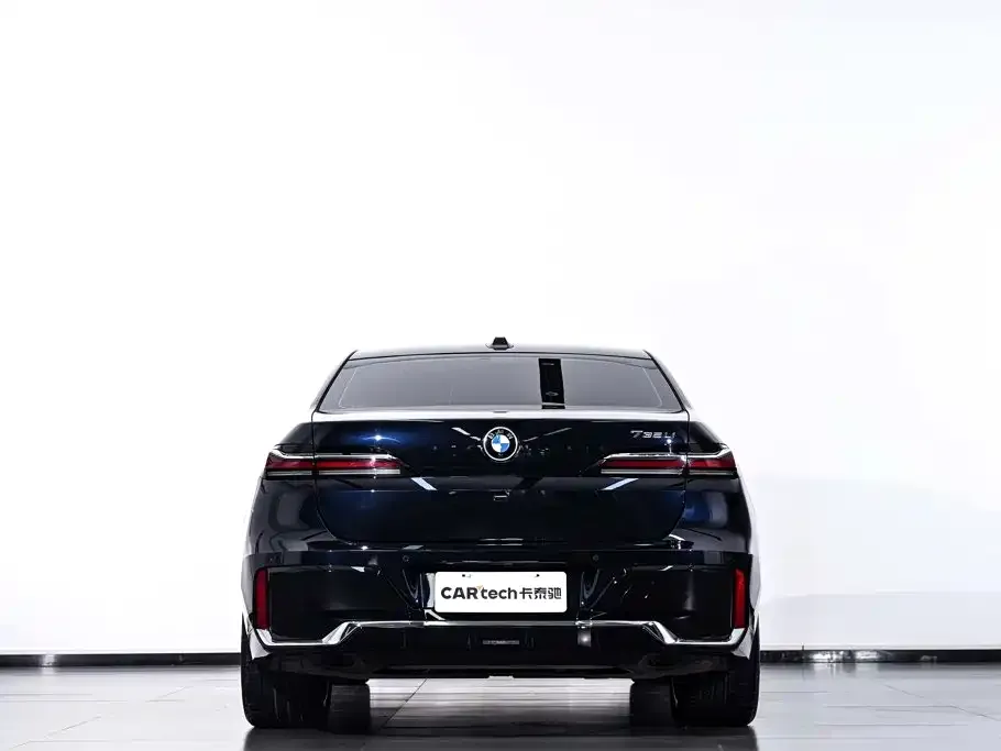 BMW 7 Series — фото 2